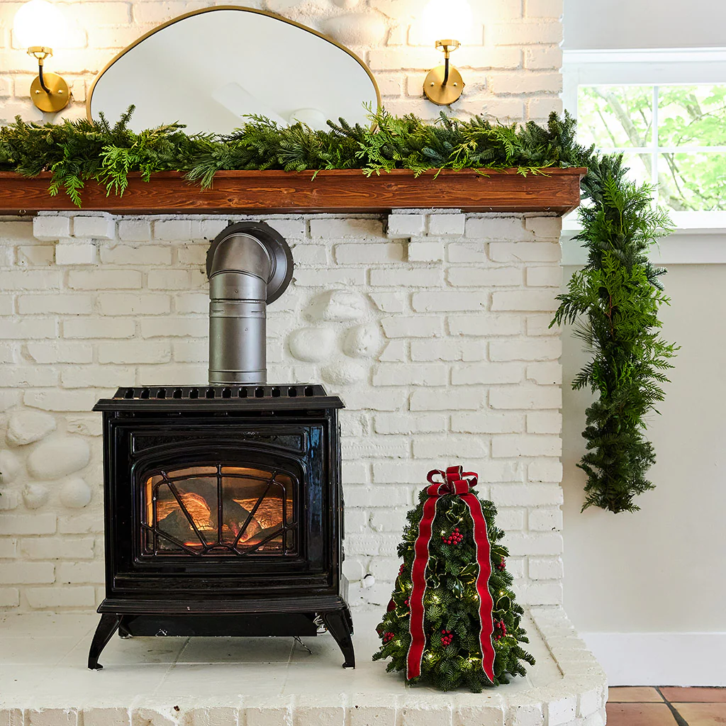 Deck the Holly - Image 6