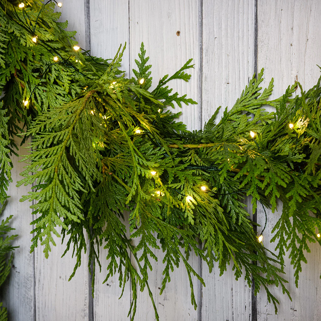 Deluxe LED Garland Lights - Image 3