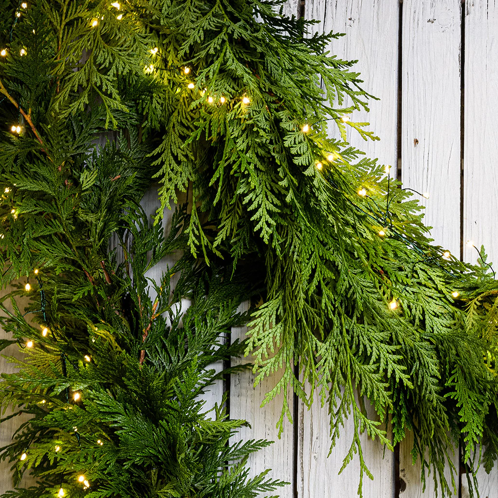 Deluxe LED Garland Lights - Image 4