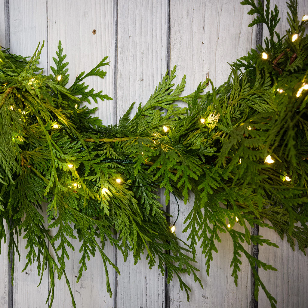 Deluxe LED Garland Lights - Image 5